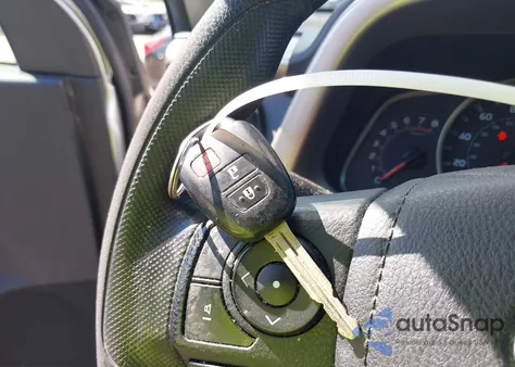 2014 Toyota Rav4 Le z USA, uszkodzony, nr VIN 2T3BFREV5EW211195